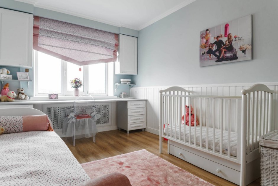 Детская комната на двоих серо-розовых тонах