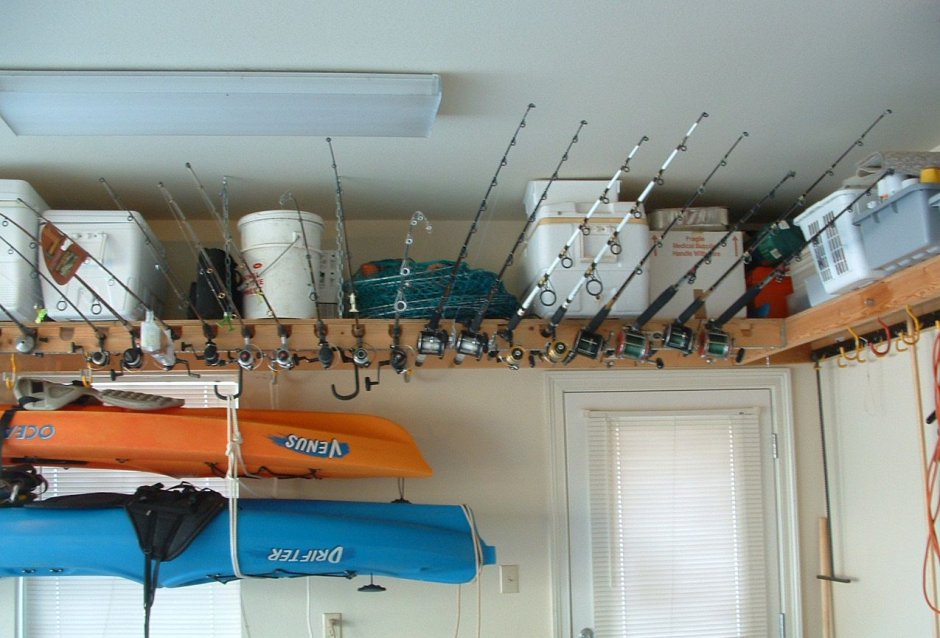 Хранение рыбацких принадлежностей в гараже
