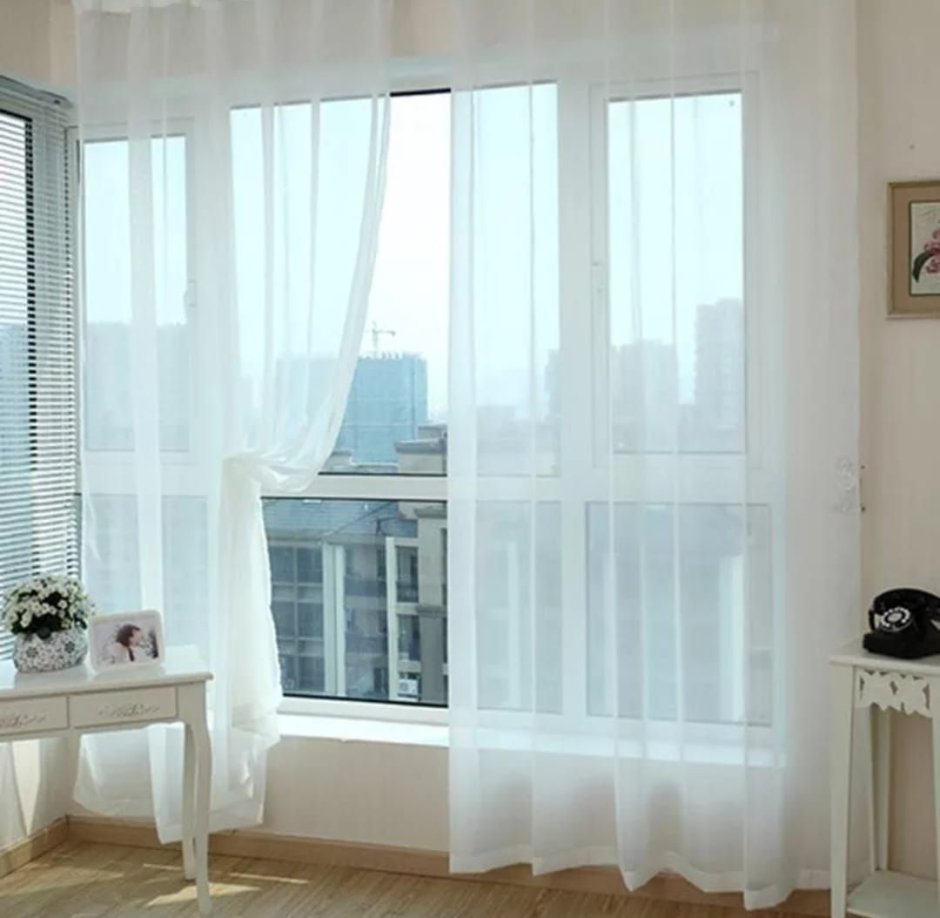 Тюль для комнаты с балконом