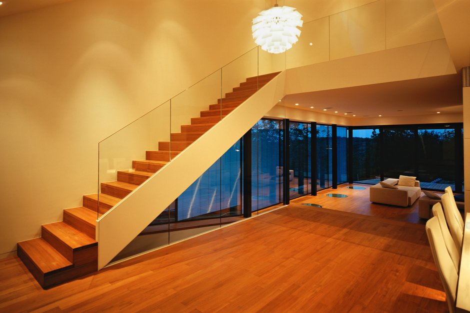 Лестница с панорамным окном