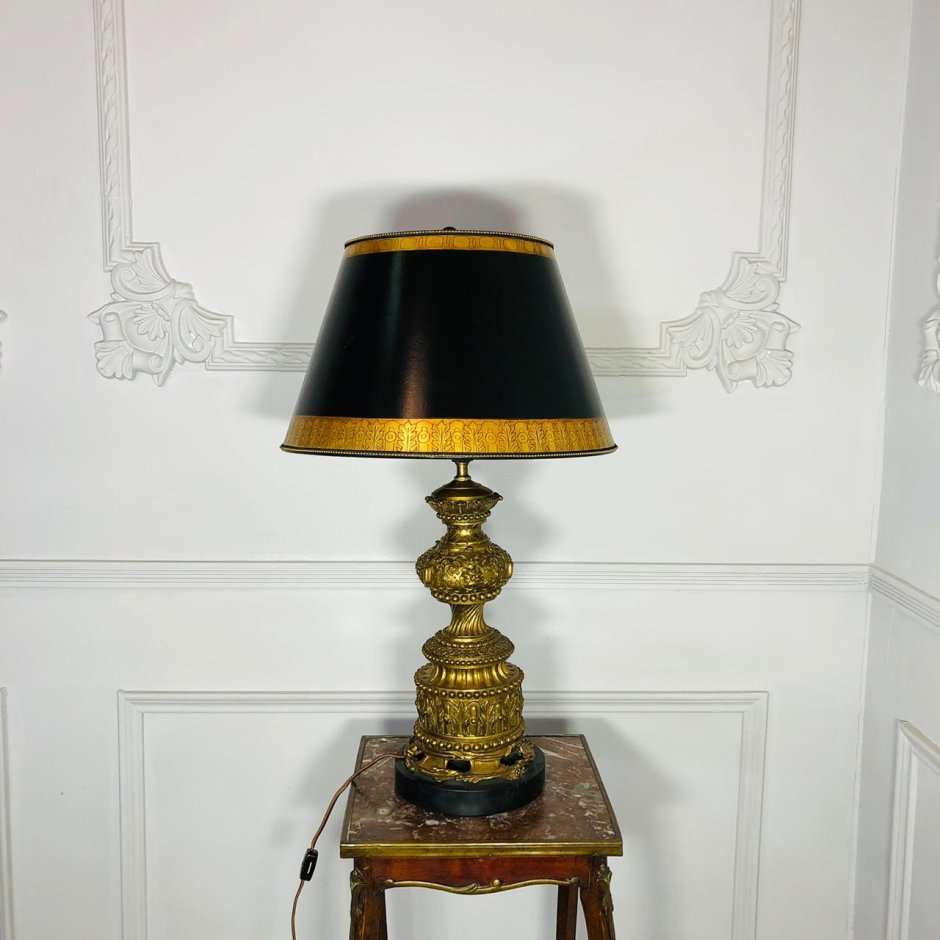 Старинная латунная керосиновая лампа