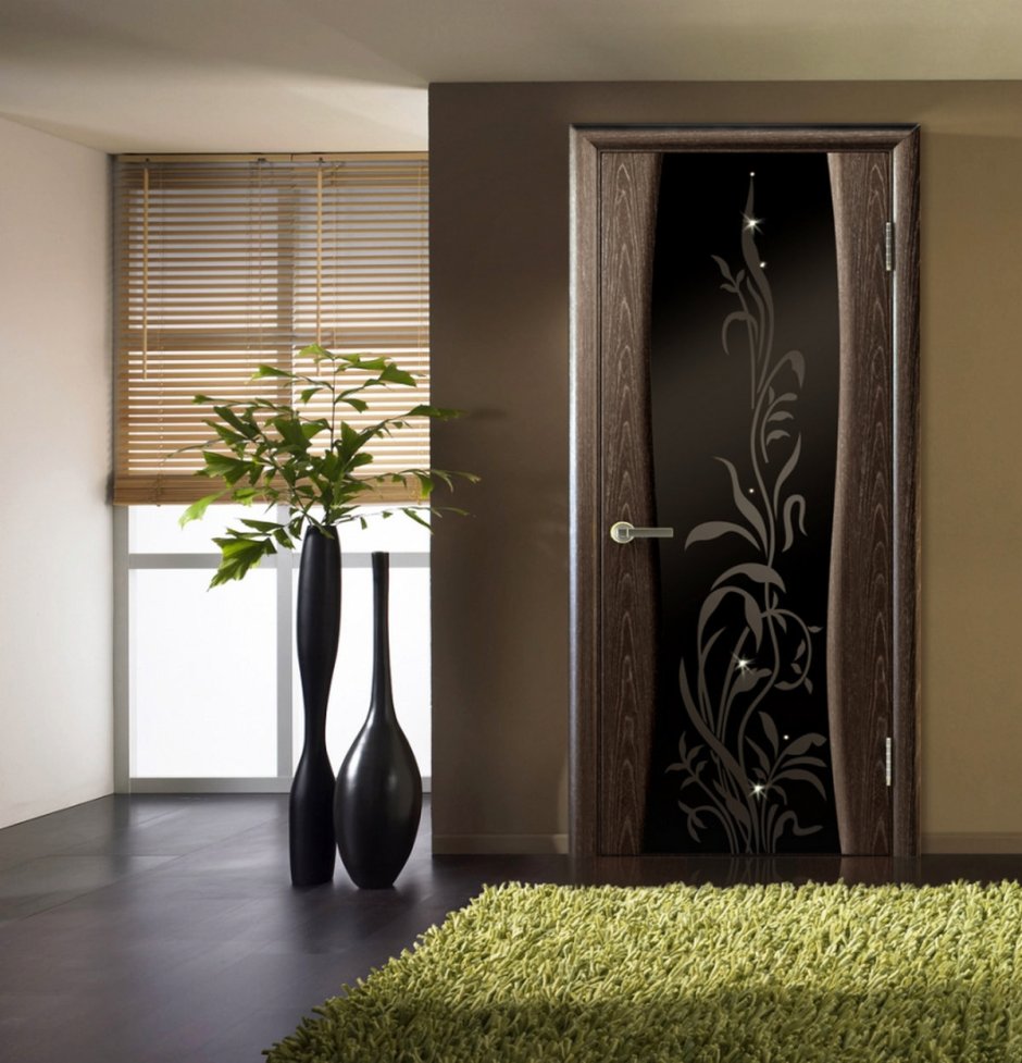Дверь межкомнатная коричневая со стеклом