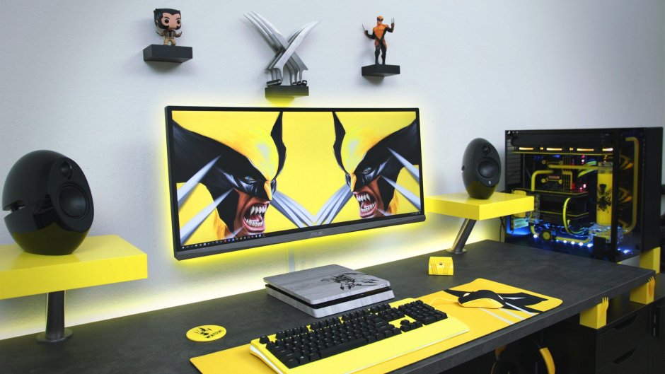 Жёлтая геймерская комната