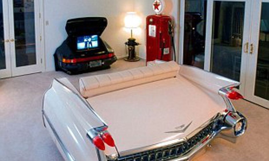 Кровать из автомобиля