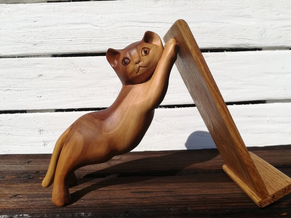 Фигурка деревянная кошка