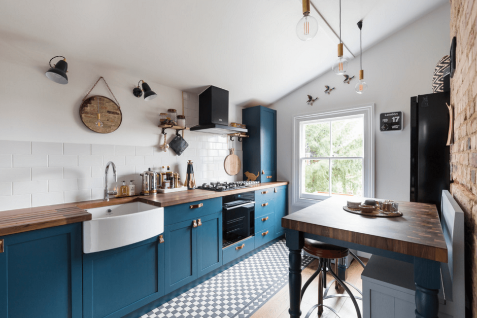 Синяя раковина на кухню